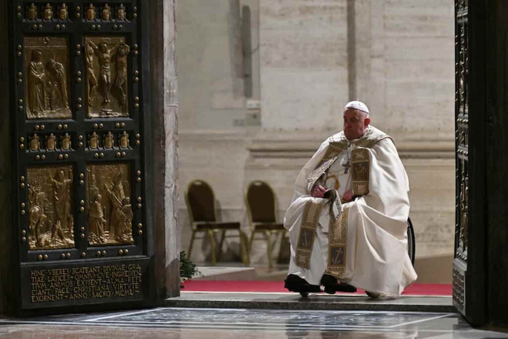 Papa Francesco apre il Giubileo