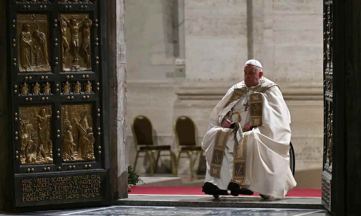 Papa Francesco apre il Giubileo