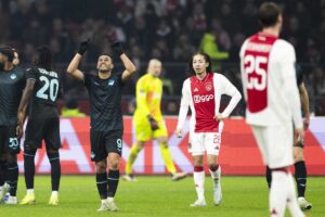 pedro esulta dopo il gol all'ajax