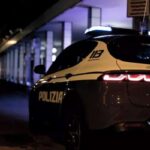 Una volante della Polizia in servizio