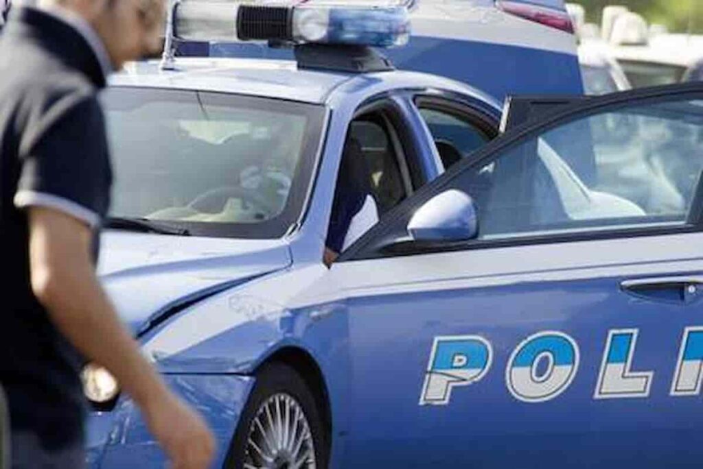 auto della polizia