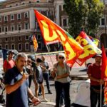 una manifestazione di sindacalisti iscritti a Usb