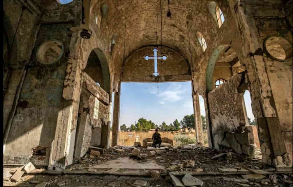 Una chiesa sventrata dalle bombe in Siria