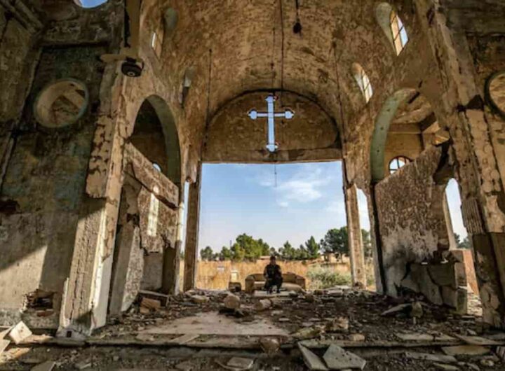 Una chiesa sventrata dalle bombe in Siria