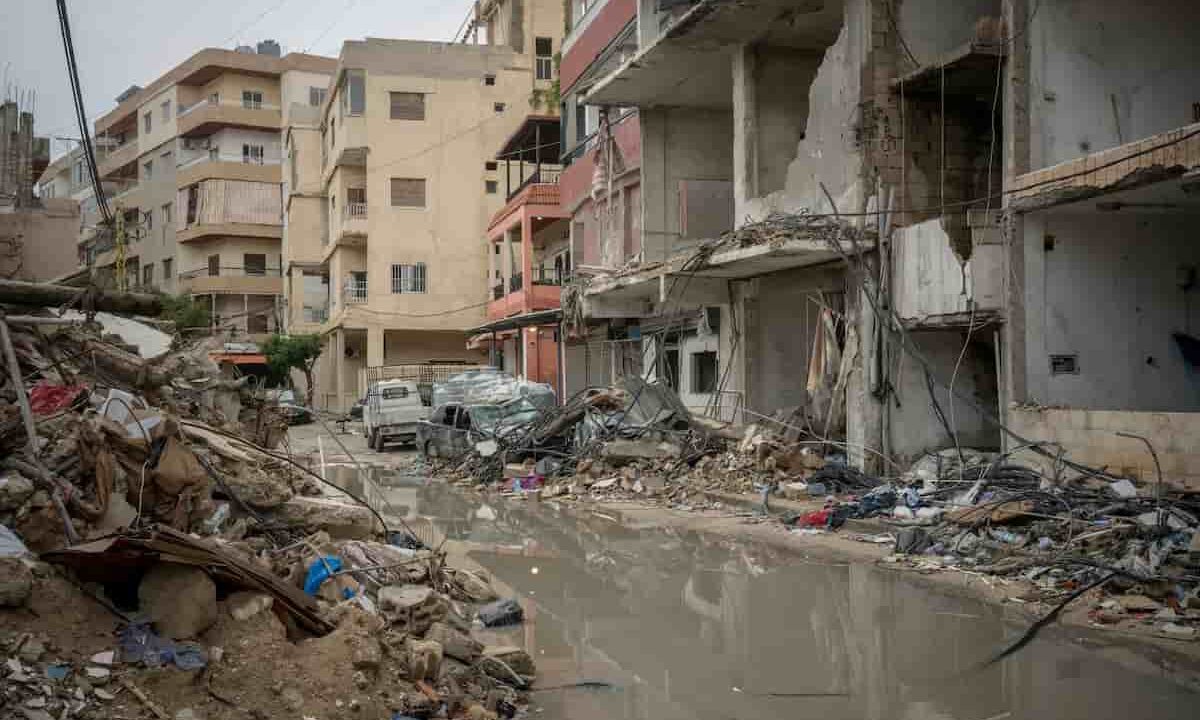 Natale a Tiro, macerie dopo i bombardamenti israeliani