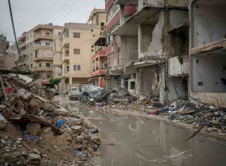 Natale a Tiro, macerie dopo i bombardamenti israeliani