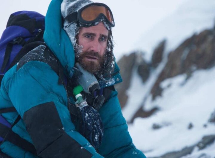 L'attore Jake Gyllenhaal in una scena del film Everest