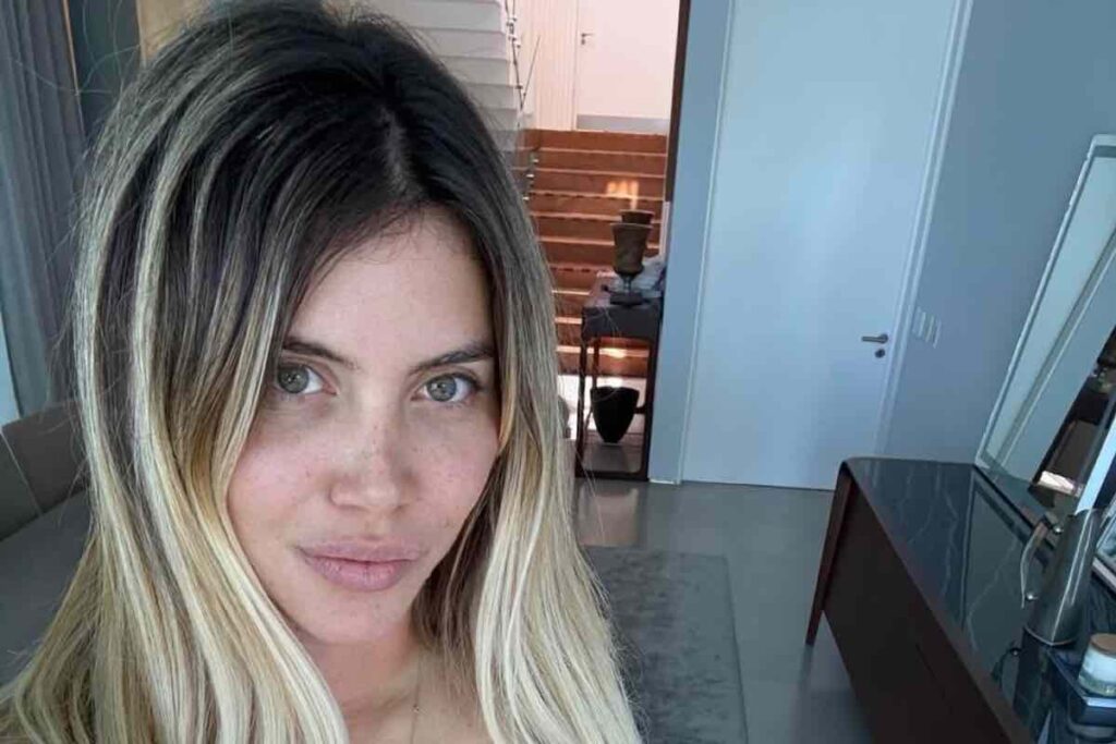 Wanda Nara si fa un selfie