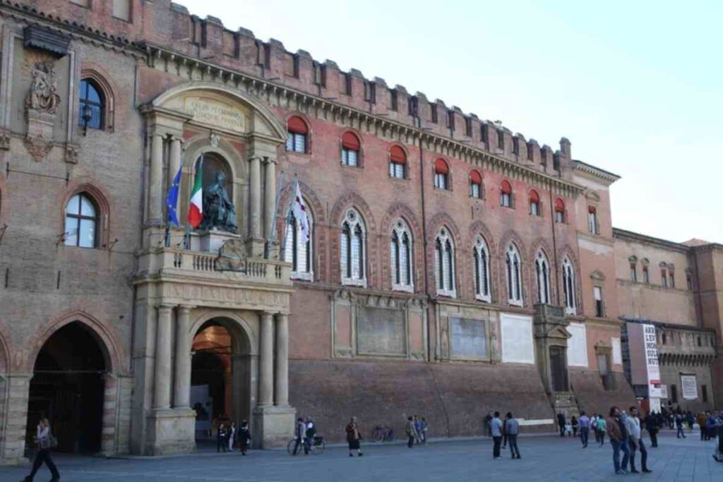 La sede del comune di Bologna