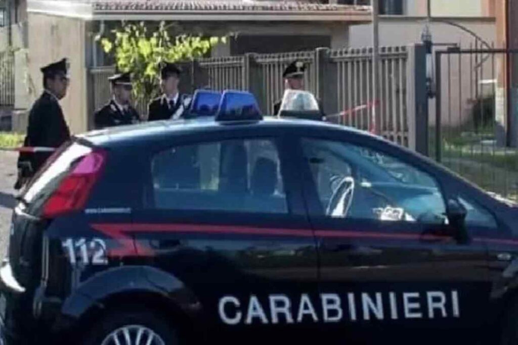 Un'auto dei Carabinieri