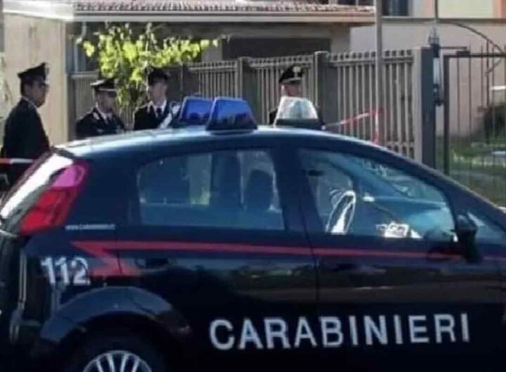 Un'auto dei Carabinieri