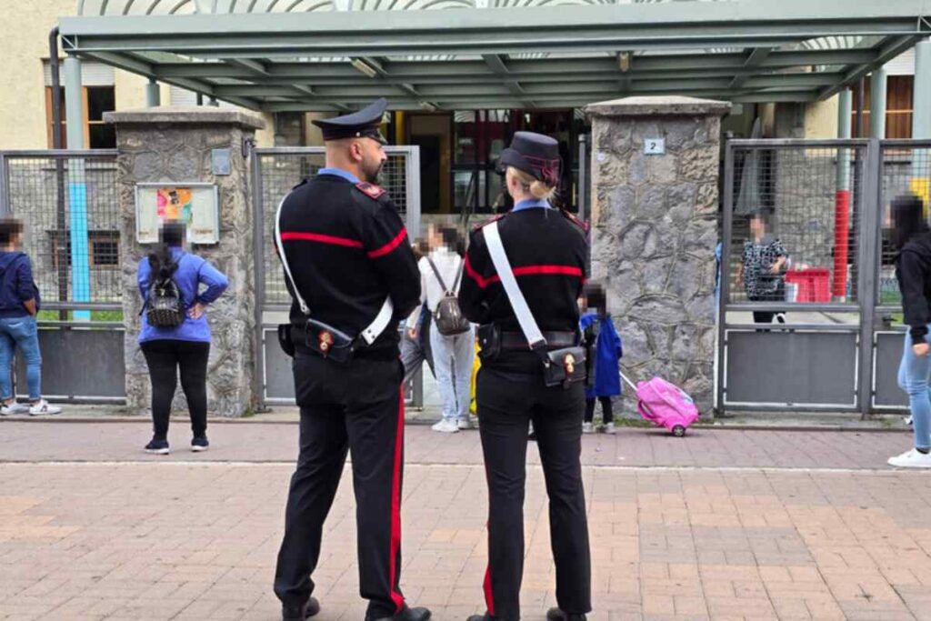 carabinieri a scuola