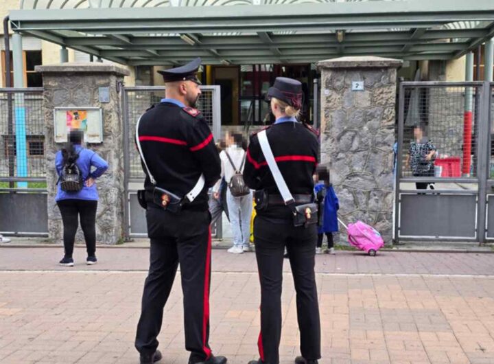 carabinieri a scuola