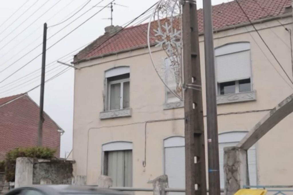 casa senza porte e finestre in francia