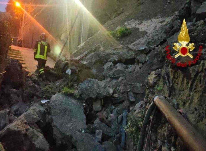 Il muro di contenimento crollato in via dei Cinque Santi a Genova