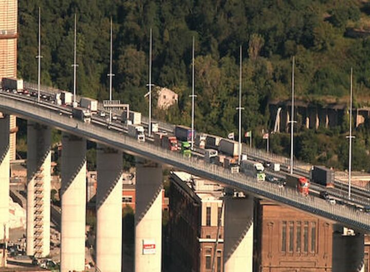 Genova e la Liguria nella morsa dei crolli e dei processi nel tempo che passa