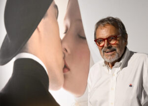 Il fotografo alla presentazione della sua mostra a Milano 'Oliviero Toscani. Professione fotografo'