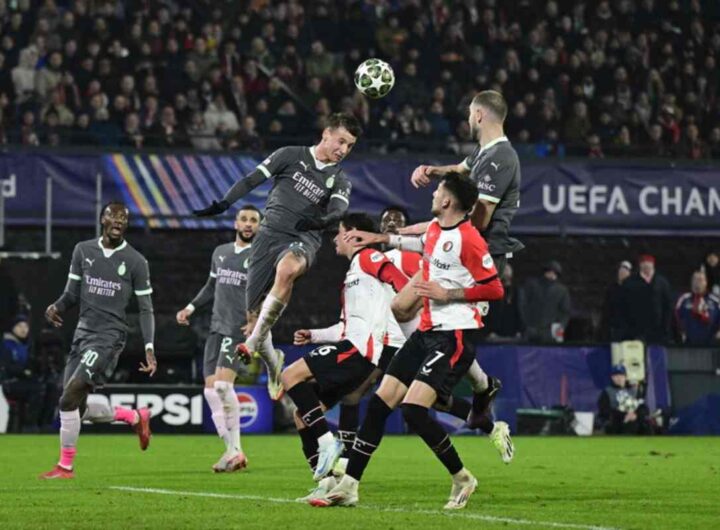 Azione durante la partita di Champions Milan-Feyenoord