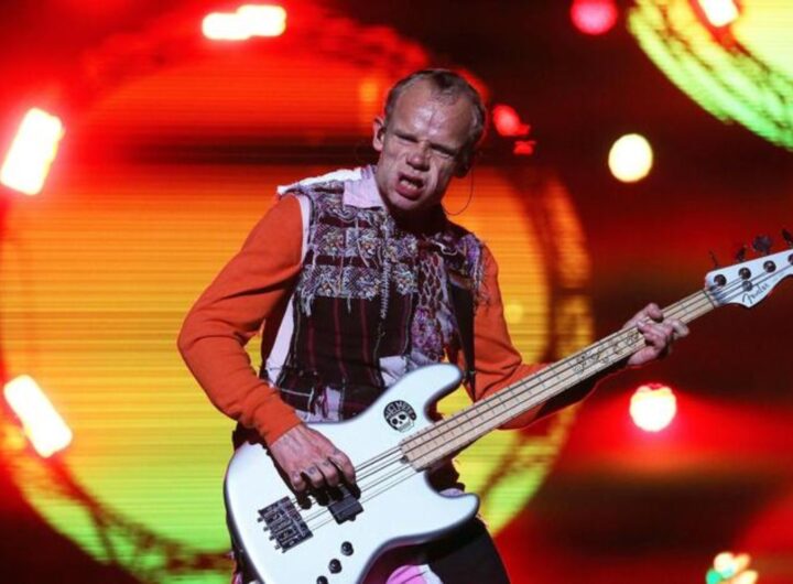 Flea, bassista dei Red Hot Chili Peppers, durante un'esibizione