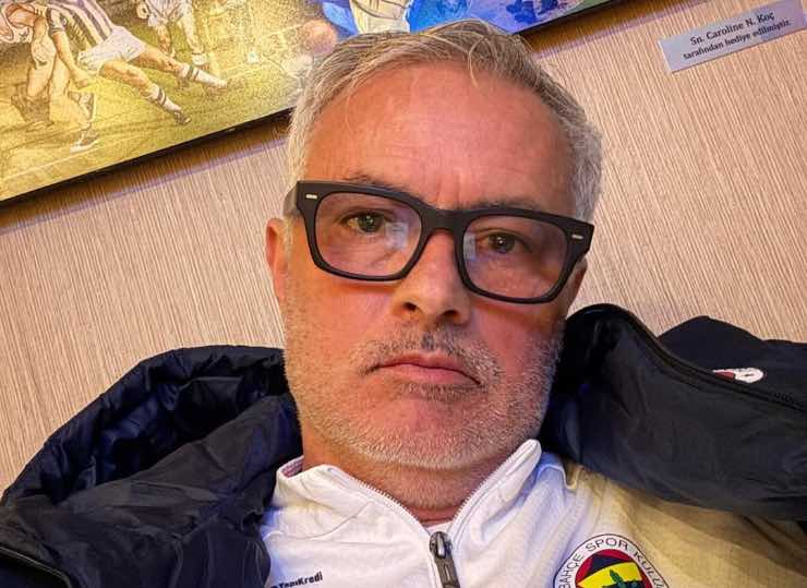 Selfie di Josè Mourinho allo stadio