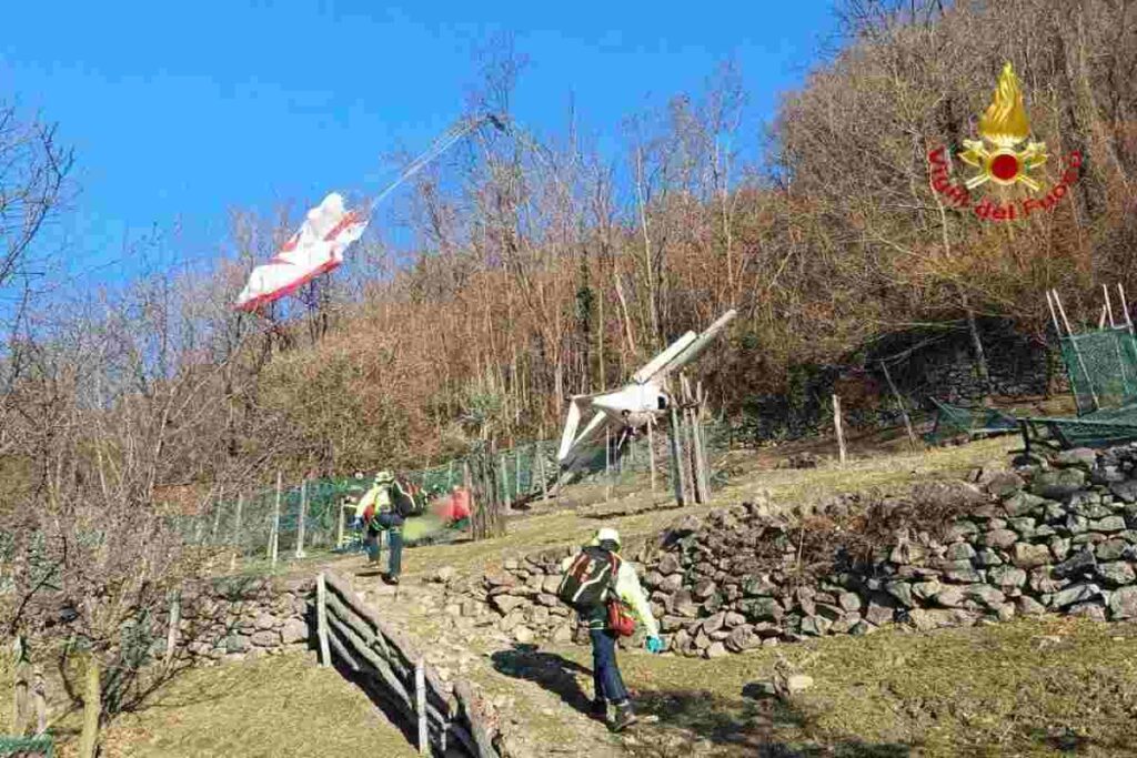 Ultraleggero precipita in Valtellina, a Cino in provincia di Sondrio