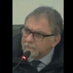 Il capo della Protezione civile durante un'assemblea pubblica a Pozzuoli