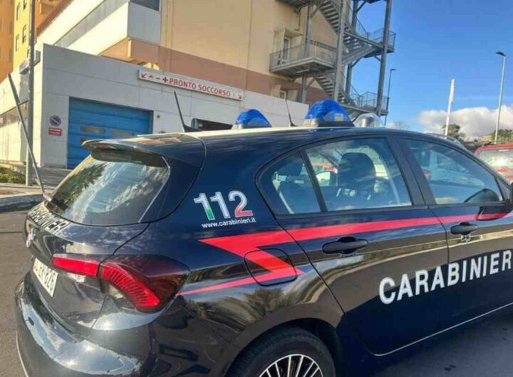 Un'auto dei Carabinieri