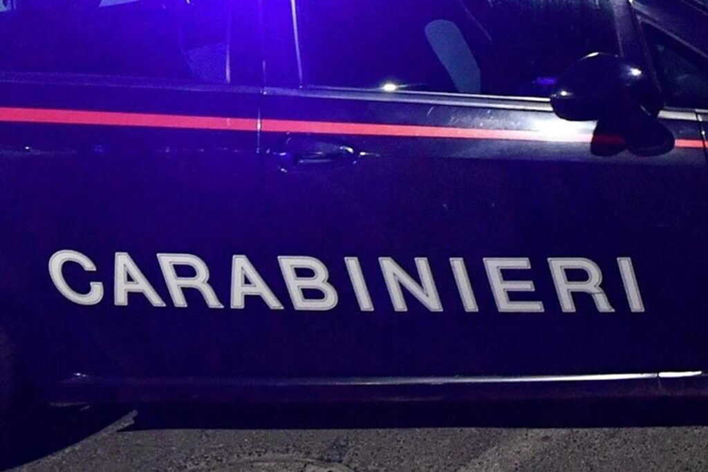 Una volante dei carabinieri