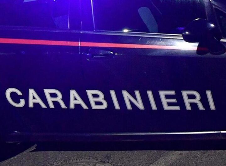 Una volante dei carabinieri