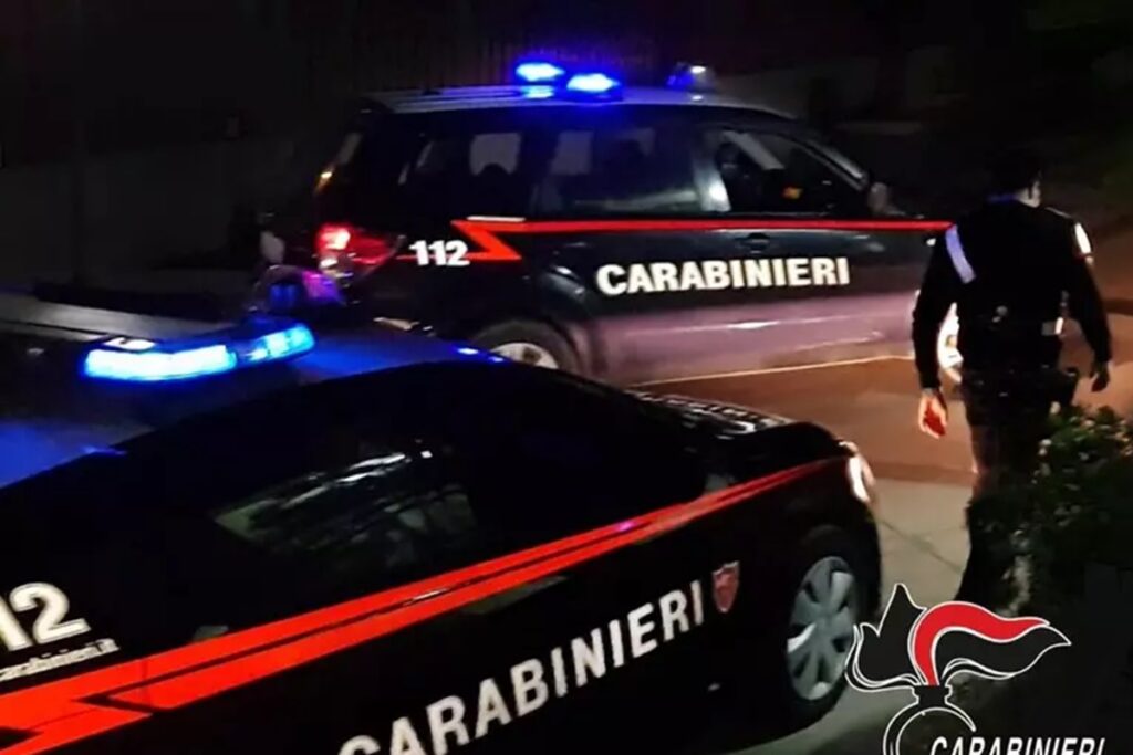 Una volante dei carabinieri