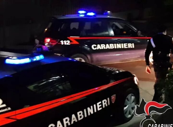 Una volante dei carabinieri