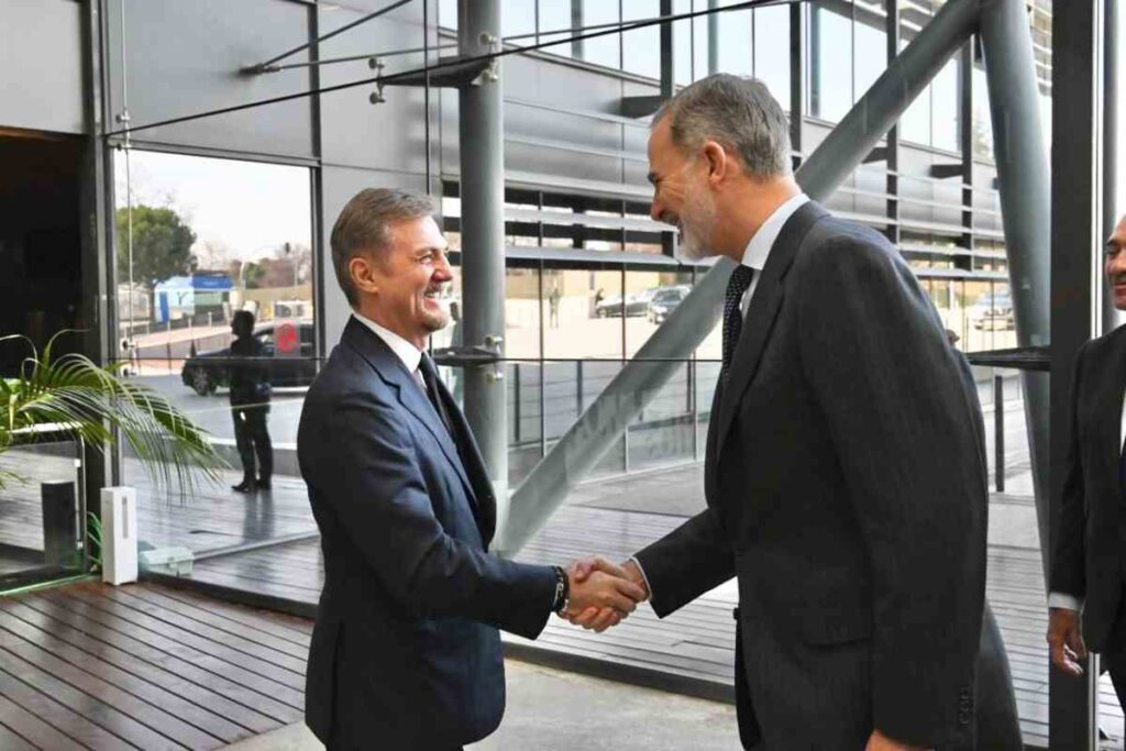 Flavio Cattaneo a Madrid nella sede di Endesa