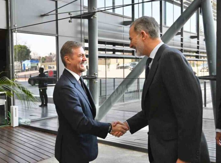 Flavio Cattaneo a Madrid nella sede di Endesa