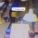 ragazzini lanciano sgabello al mcdonald's