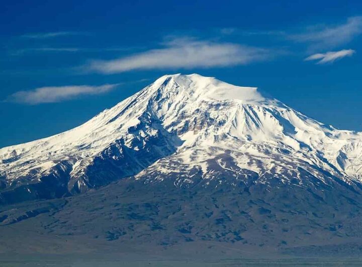 Il monte Ararat, dove si fermò l'arca di noè: simbolo della prossima fine del mondo