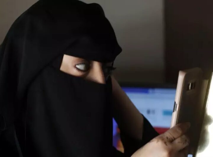 ragazza indossa il niqab