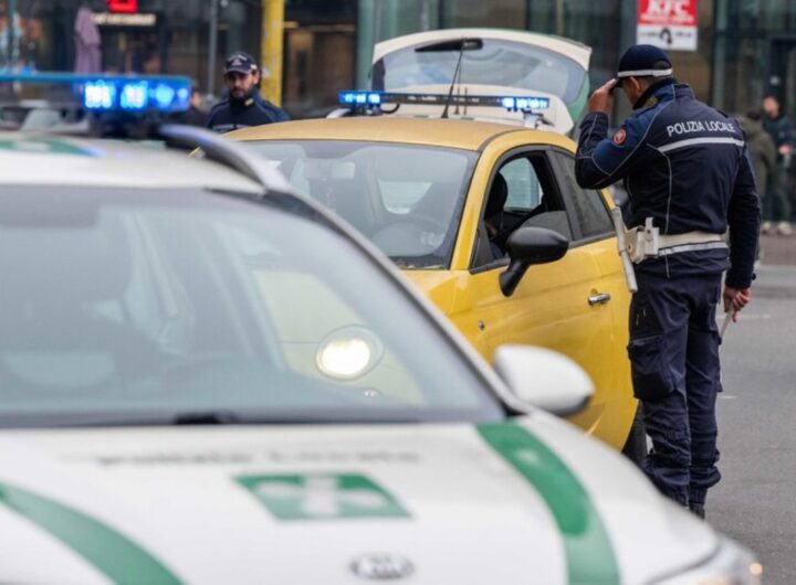 polizia locale durante controlli