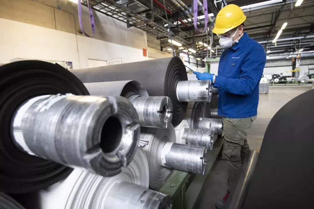 Del lavoro in fabbrica