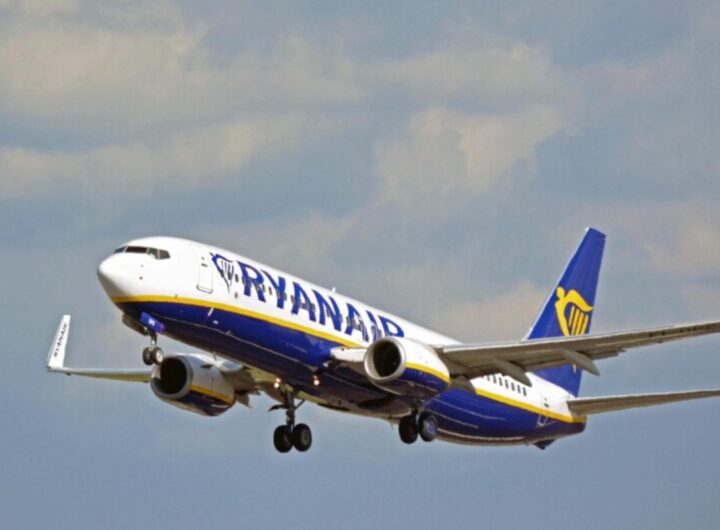 un aereo ryanair