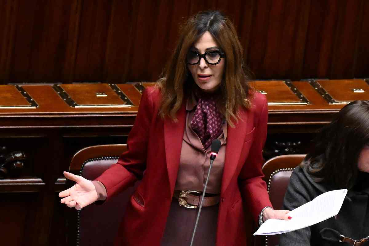 La ministra Santanchè parla alla Camera