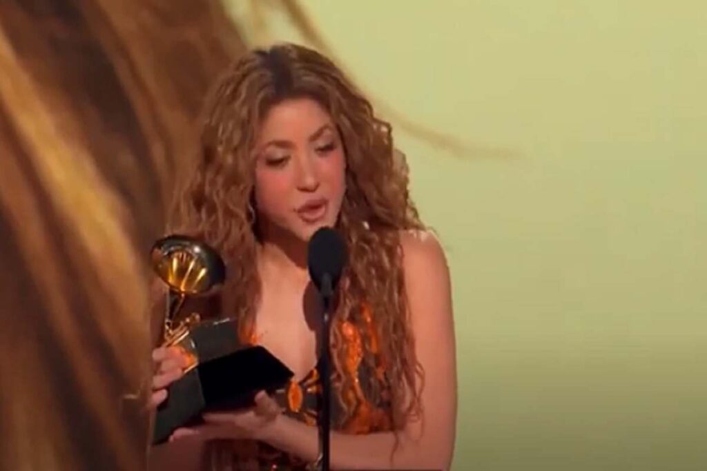 Shakira riceve il Grammy Awards