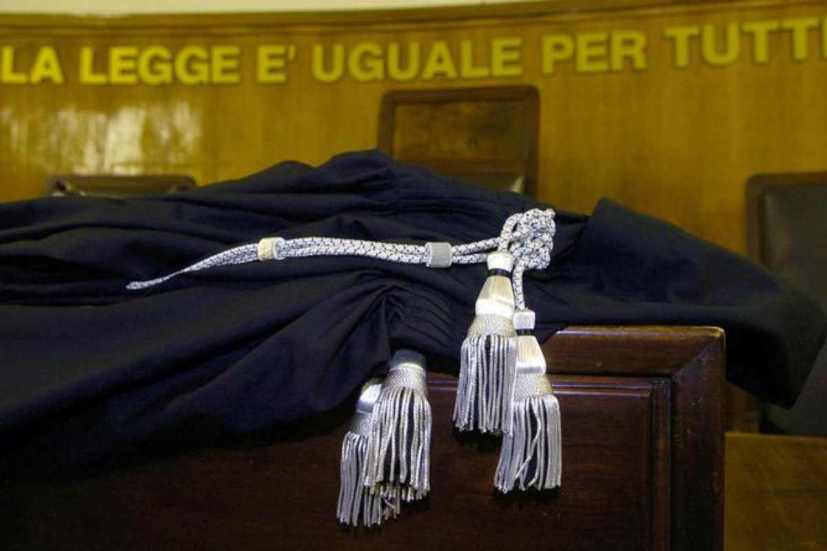 una toga in tribunale