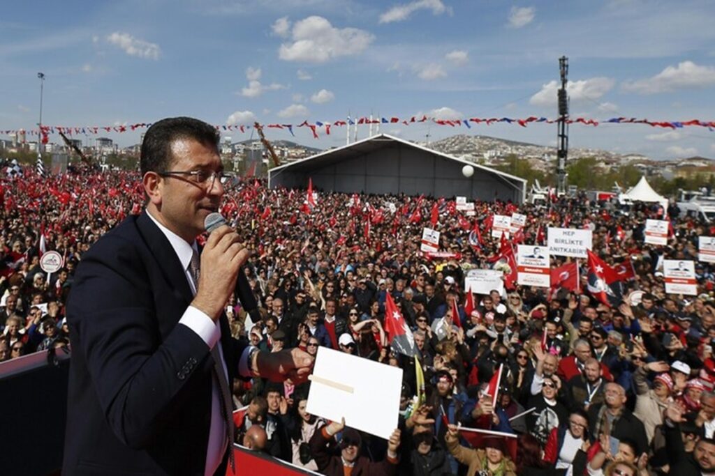 Ekrem İmamoğlu arrestato, chi è il sindaco di Istanbul che vuole sfidare Erdoğan