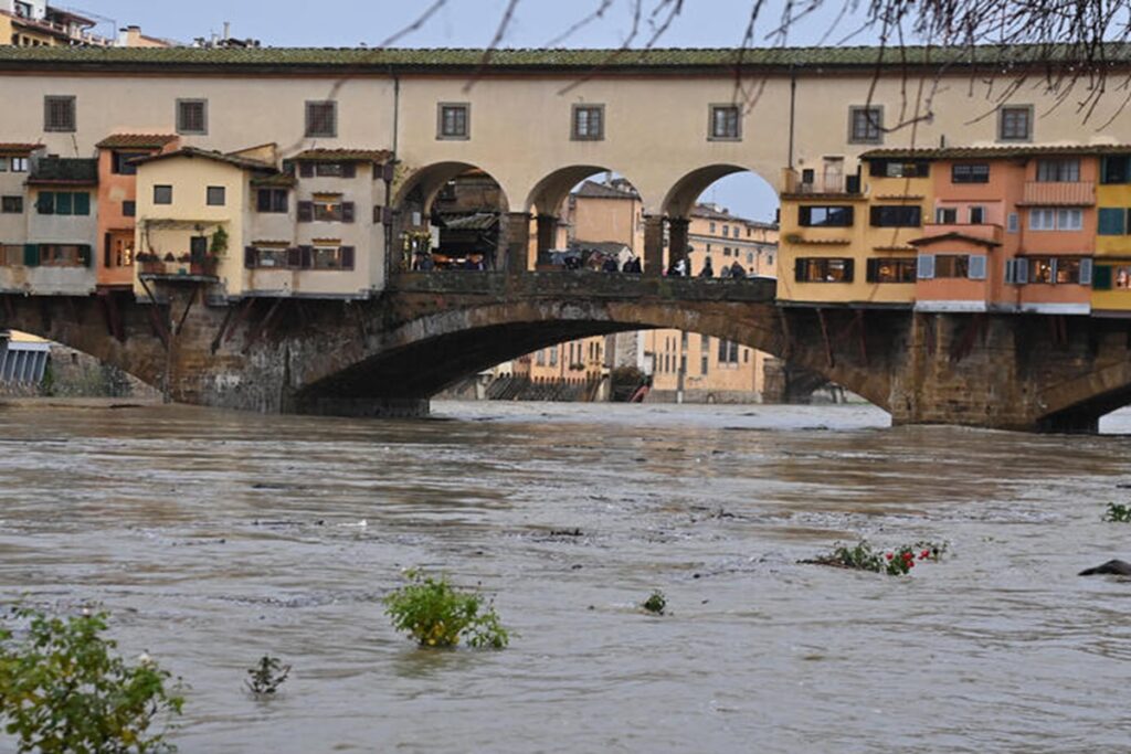 L'Arno in piena