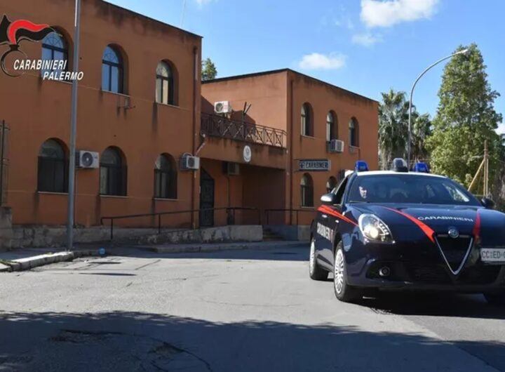 Una volante dei carabinieri