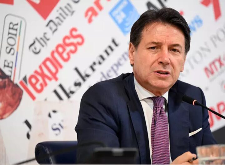 Giuseppe Conte vuole una sua piazza