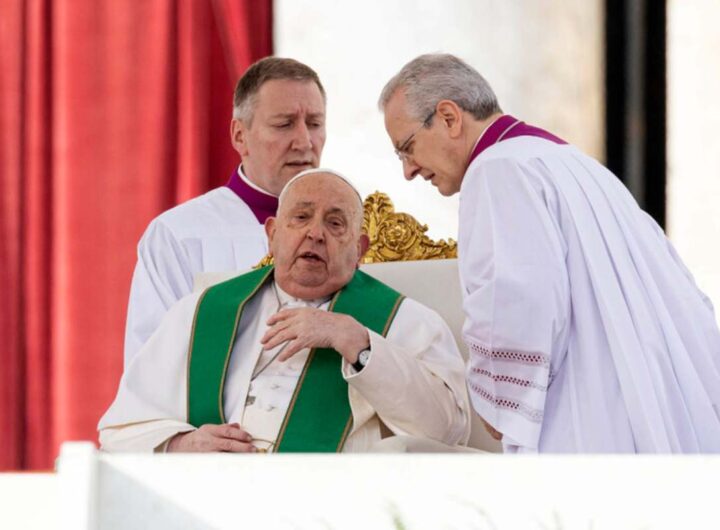 Papa Francesco quando ha interrotto l'omelia prima del ricovero al Gemelli