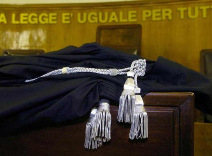 toga in tribunale