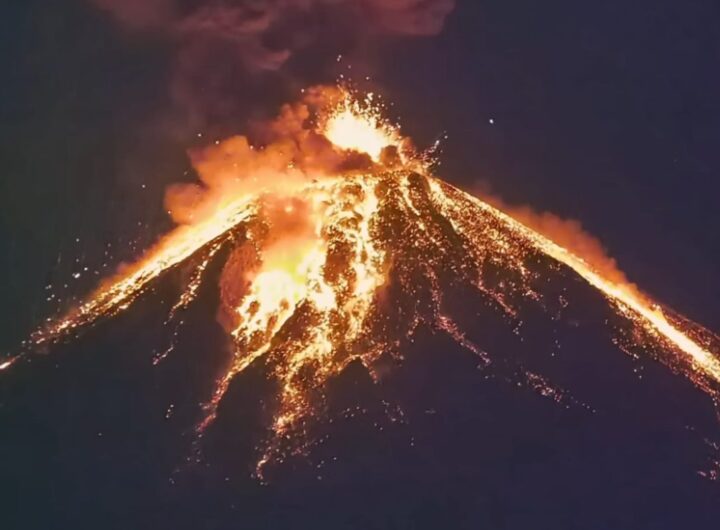 eruzione vulcano fuego in guatemala