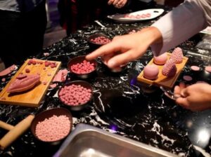 Cioccolata rosa, la Svizzera inventa il quarto tipo 